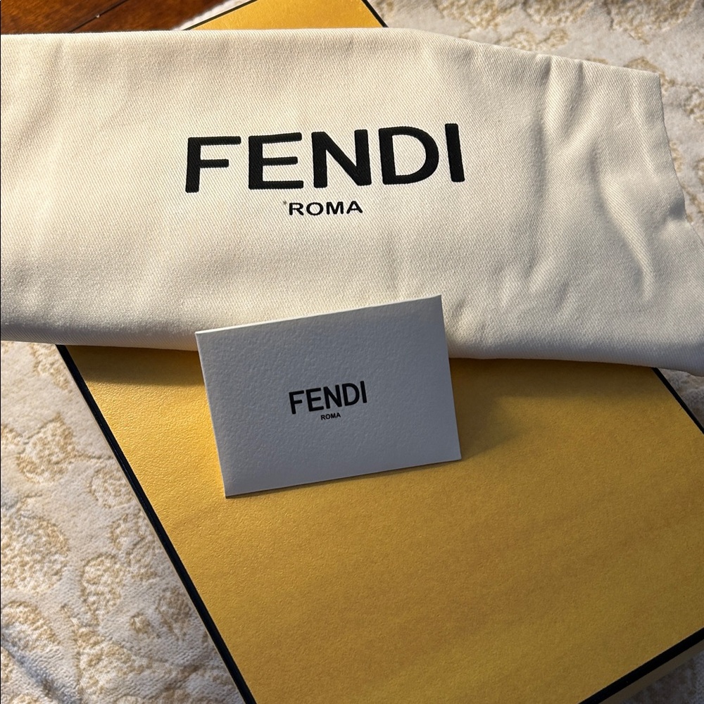 Fendi shoes brand new in box - Picture 7 of 8